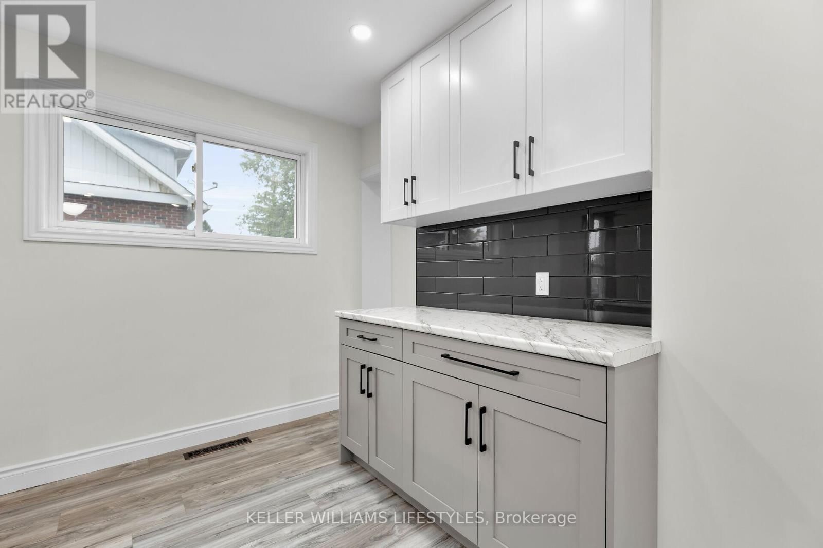 95 JOHN STREET EAST Image 14