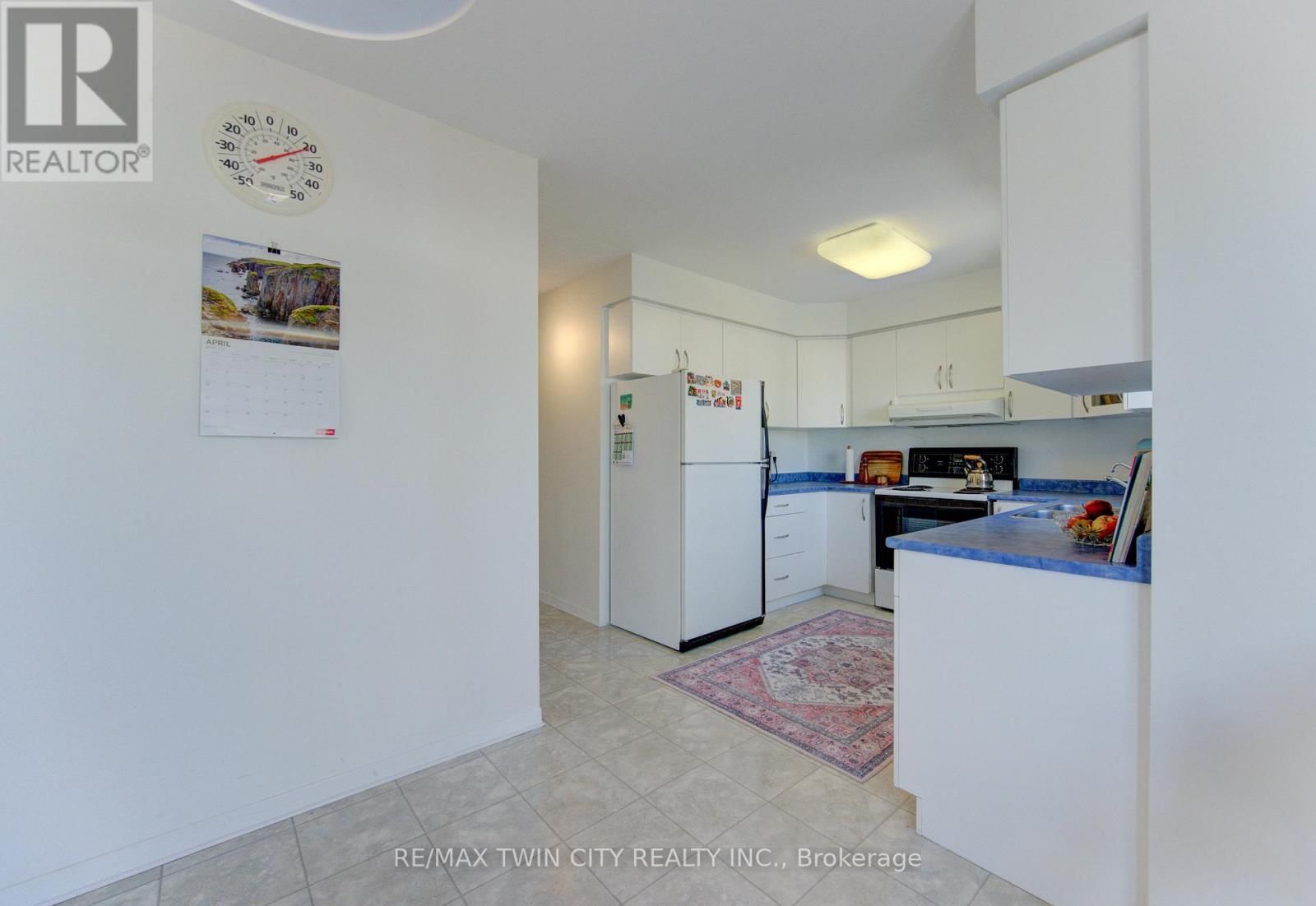 498 THORNDALE DRIVE Image 11