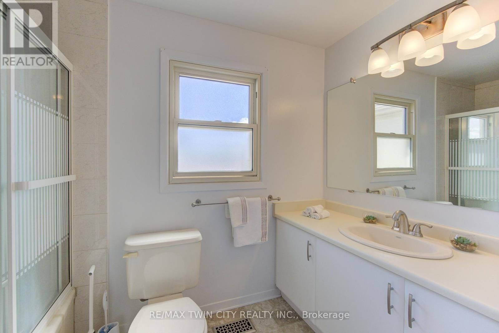 498 THORNDALE DRIVE Image 21