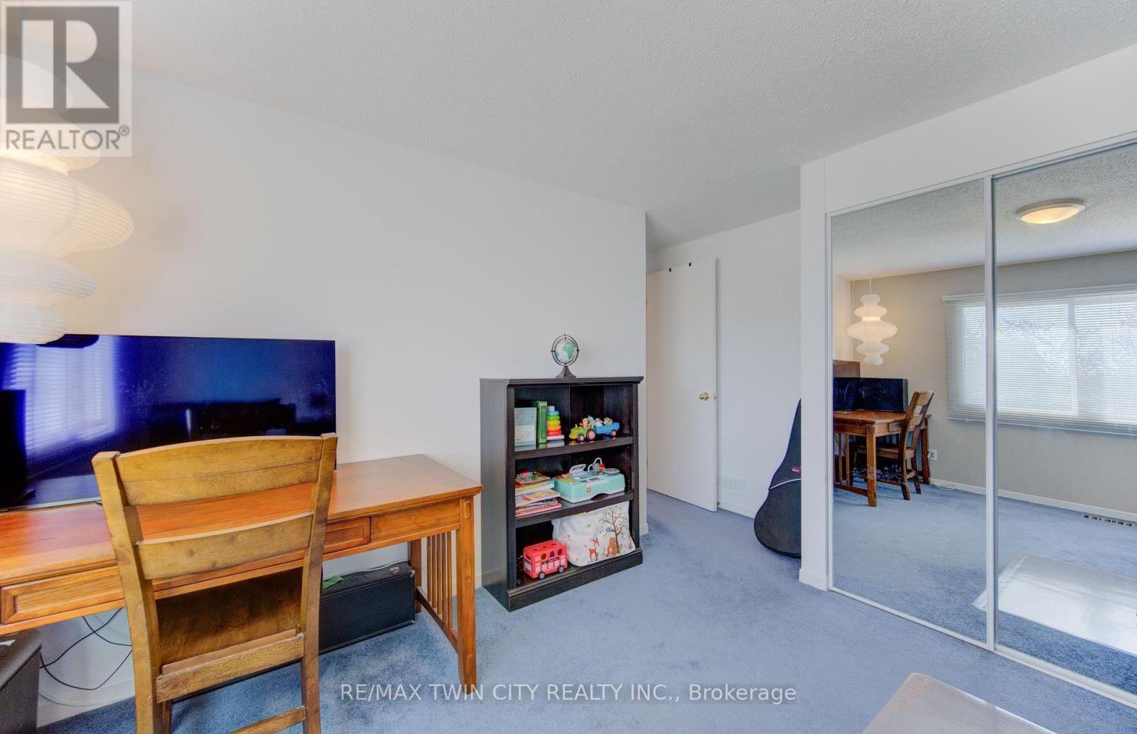 498 THORNDALE DRIVE Image 26