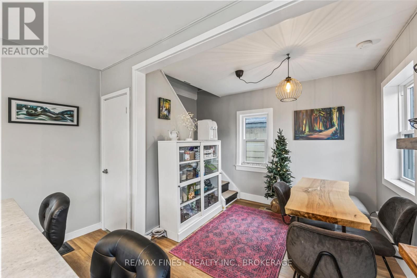 761 VICTORIA STREET Image 22