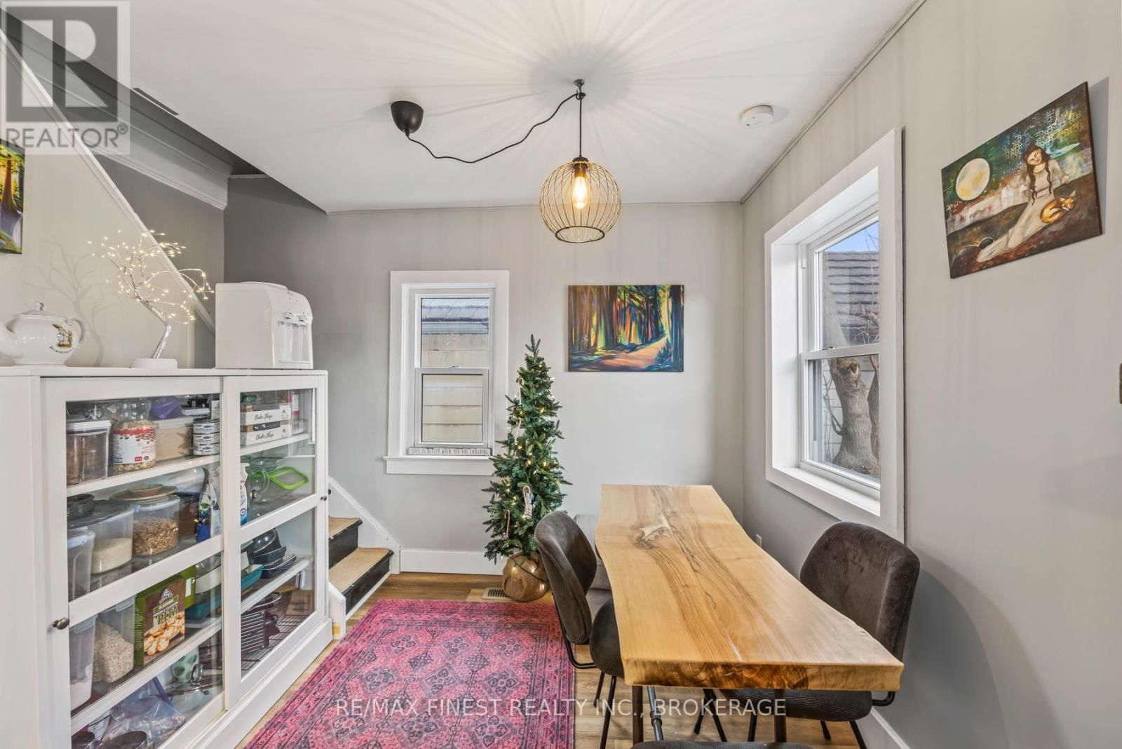 761 VICTORIA STREET Image 23