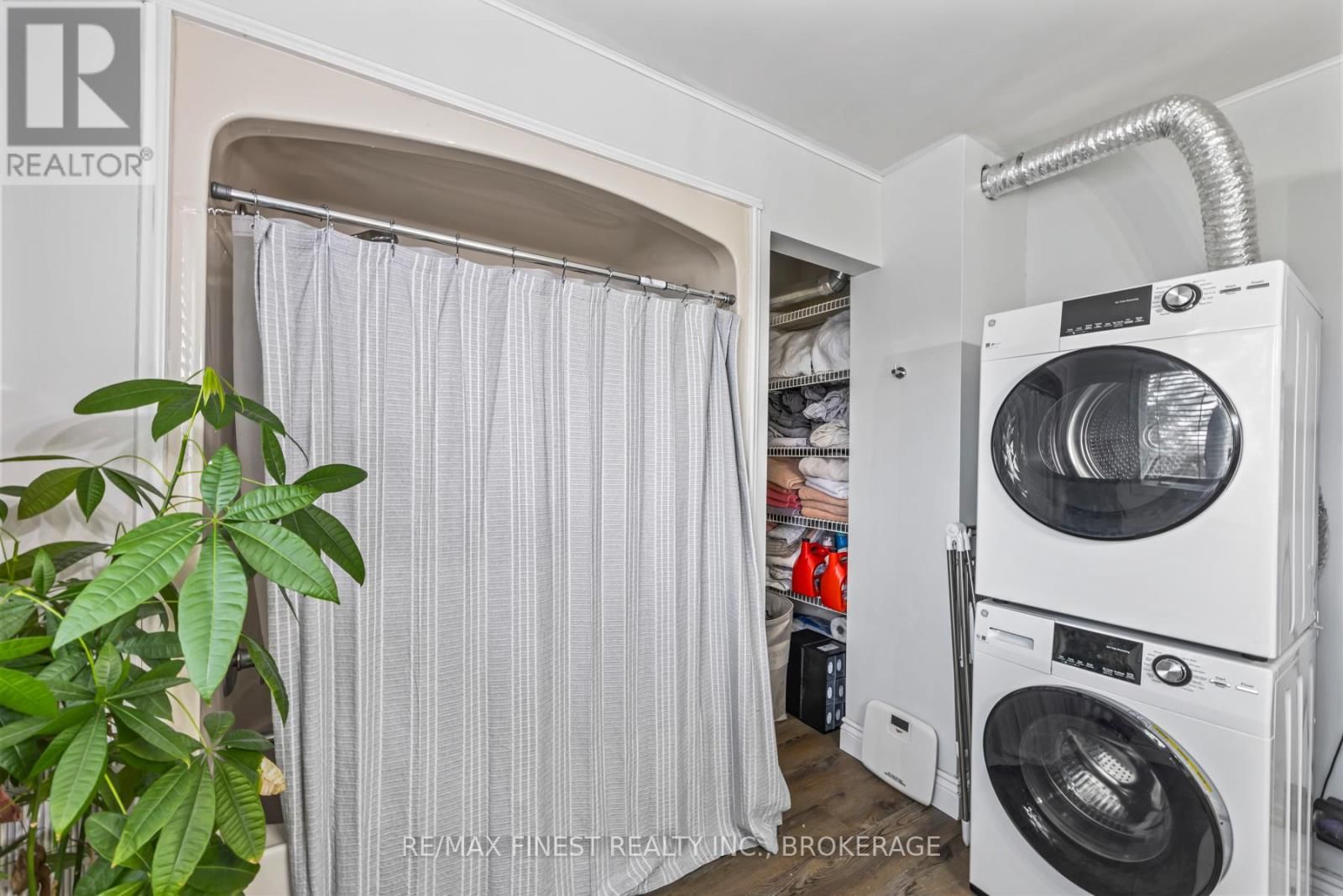 761 VICTORIA STREET Image 38