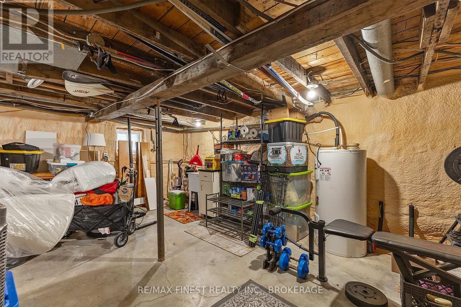 761 VICTORIA STREET Image 39