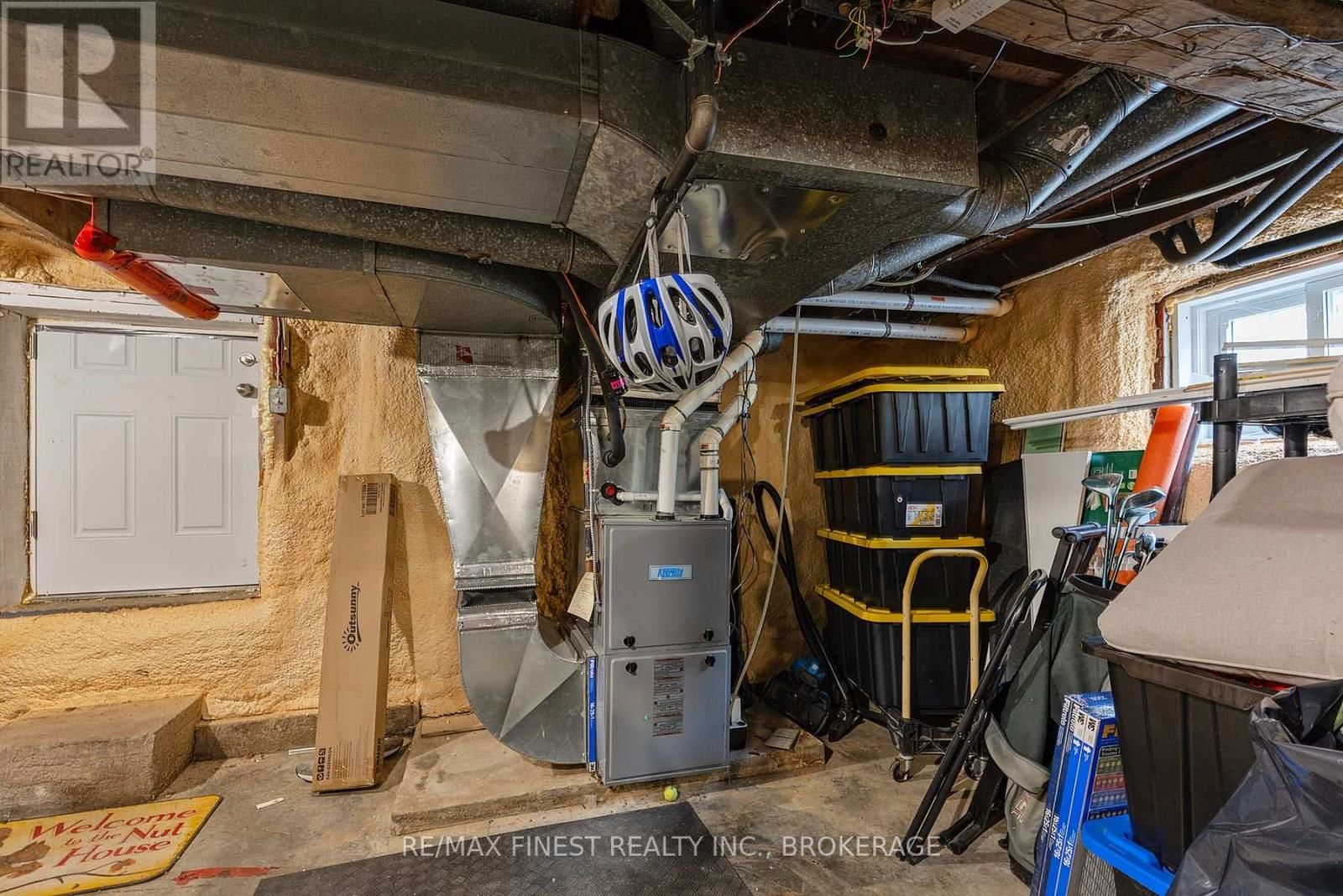 761 VICTORIA STREET Image 42