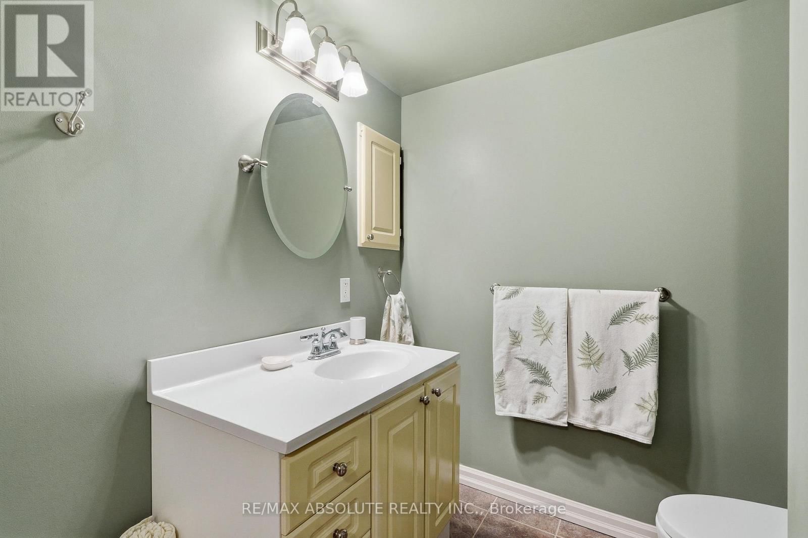 1594 ST GEORGES STREET Image 24