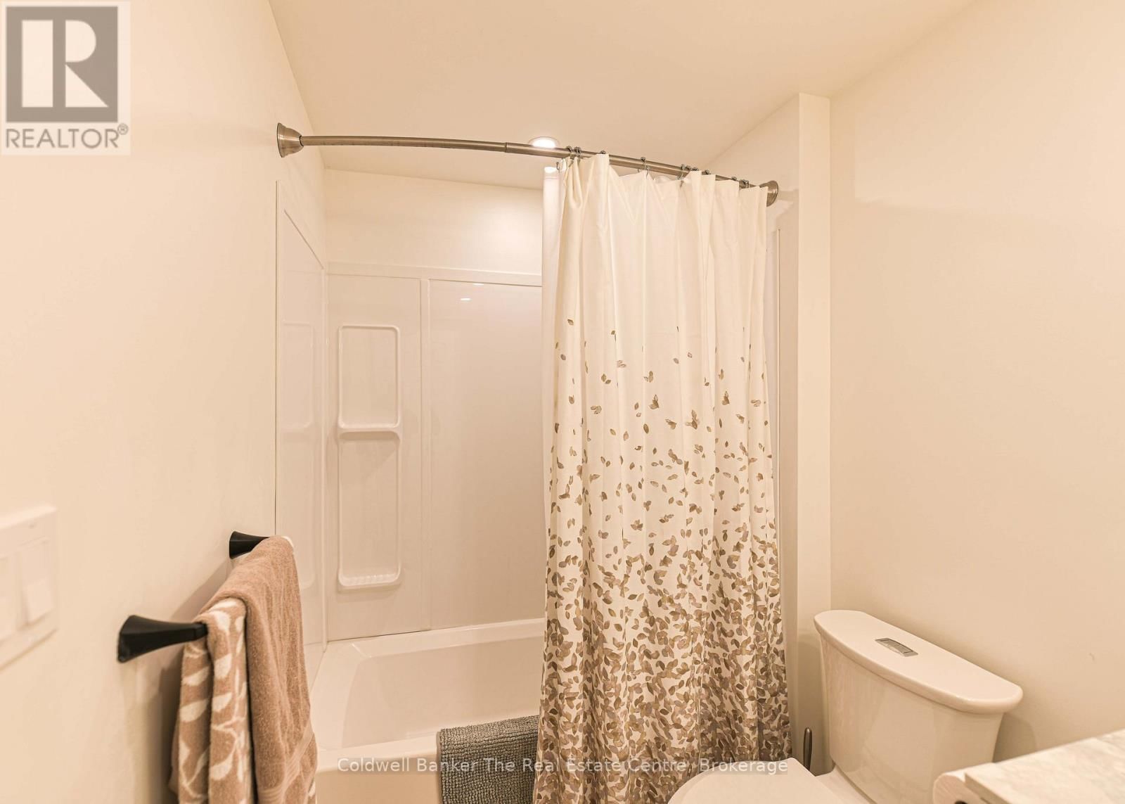 460 PHILLIP STREET EAST Image 40