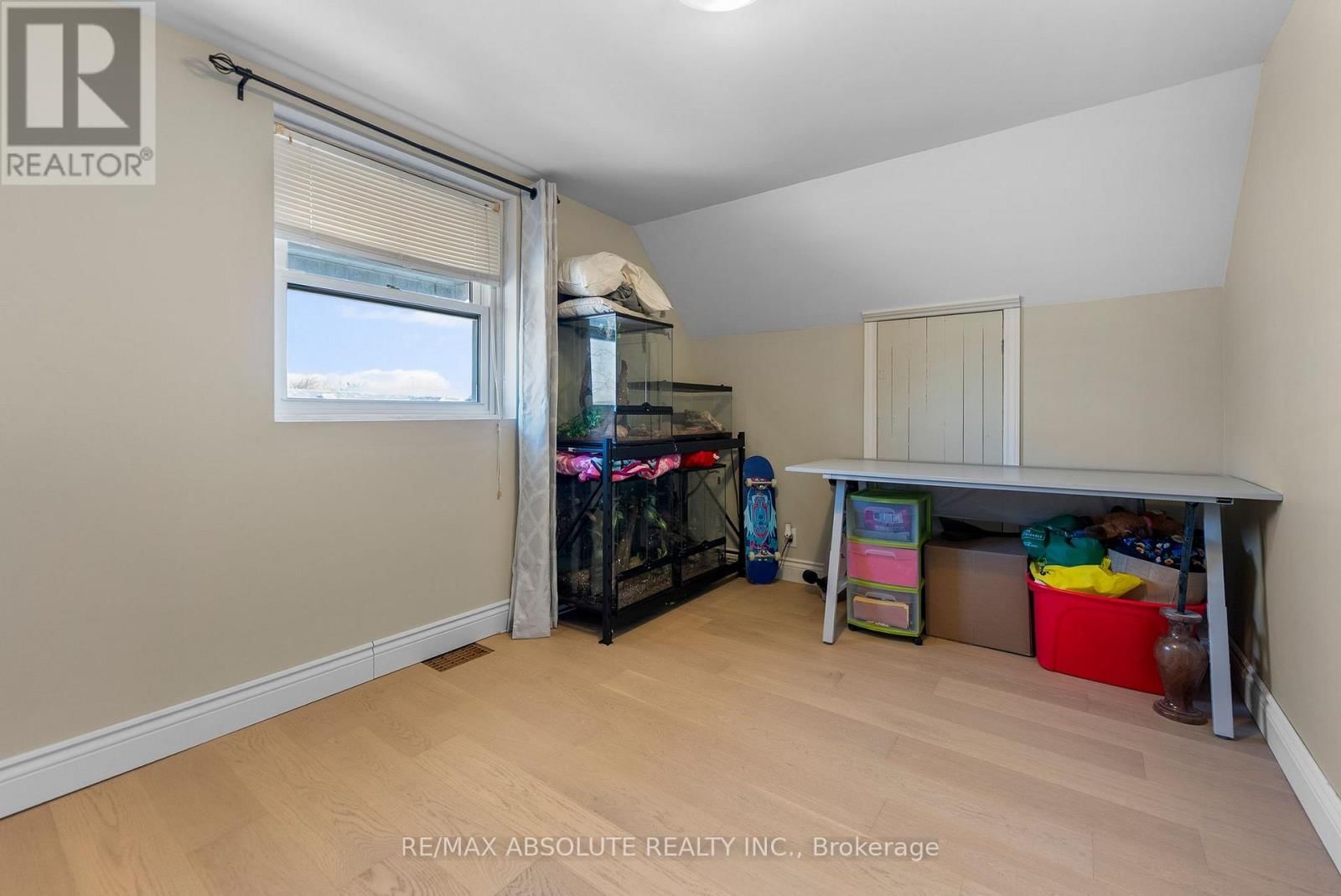 61 THIRD AVENUE Image 12