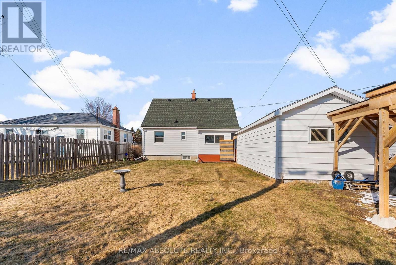 61 THIRD AVENUE Image 13