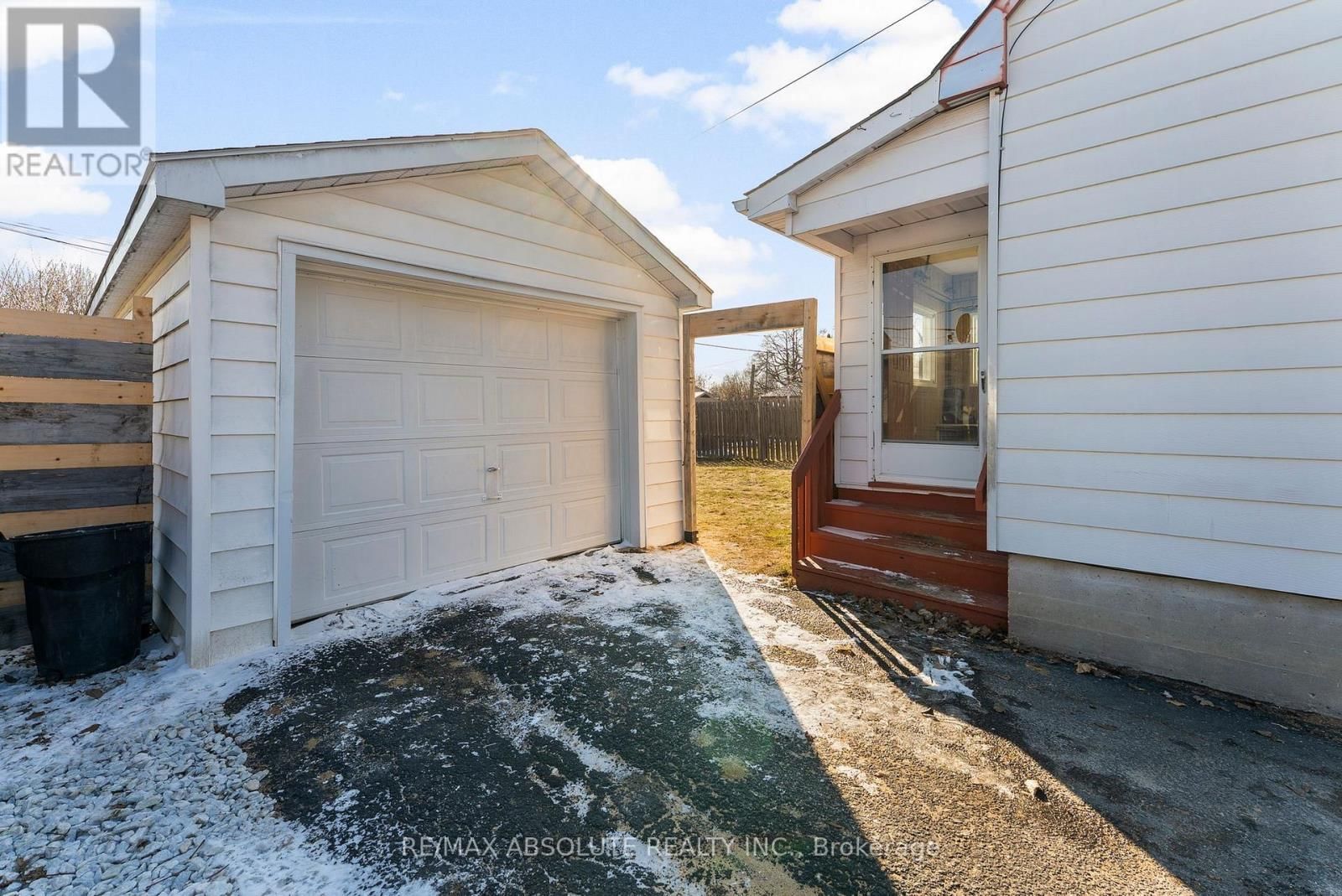 61 THIRD AVENUE Image 14