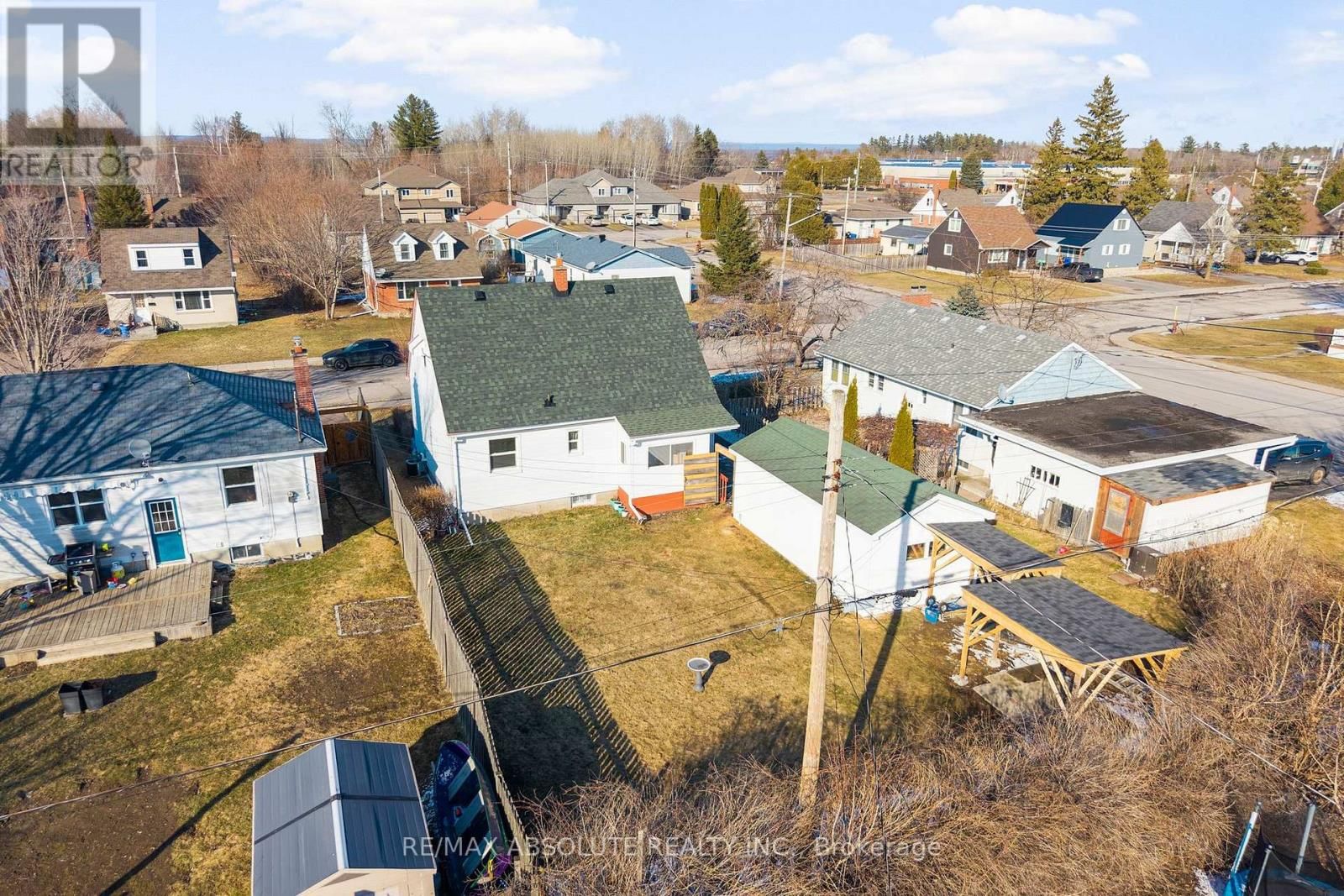 61 THIRD AVENUE Image 15