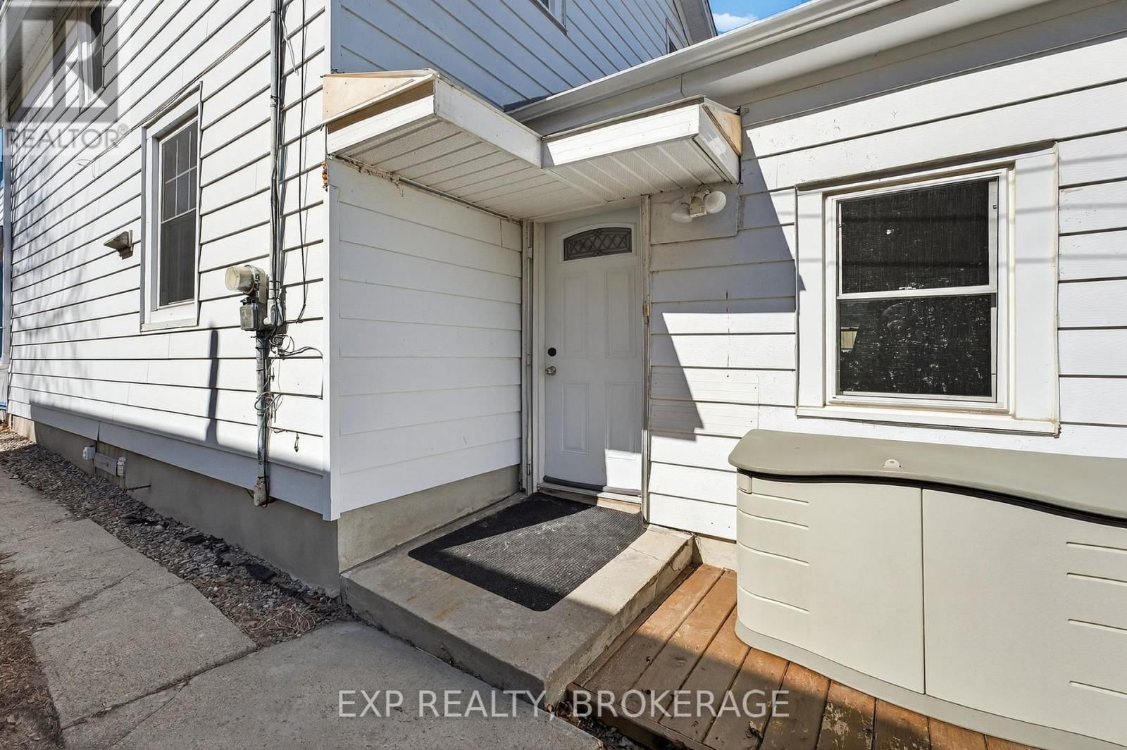 45 MAIN STREET Image 26