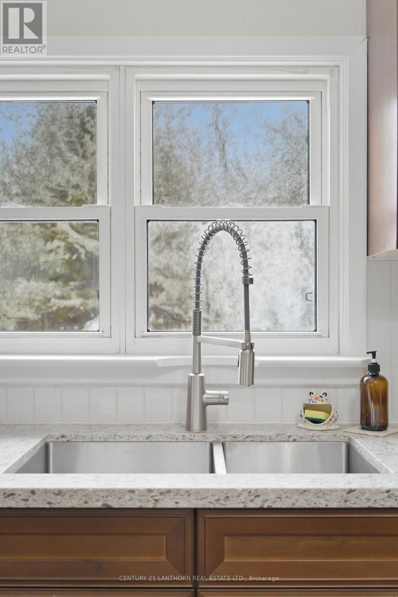 2 DUNCAN STREET Image 11