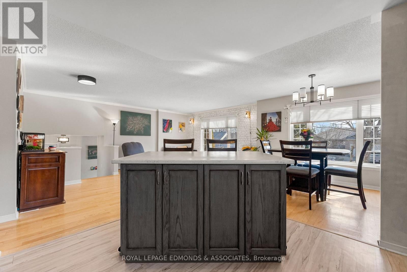 34 BAYSHORE DRIVE Image 9