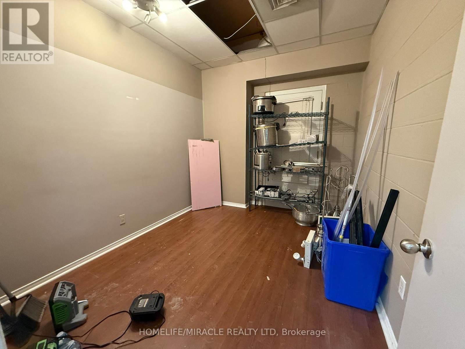 259A DIVISION STREET Image 18