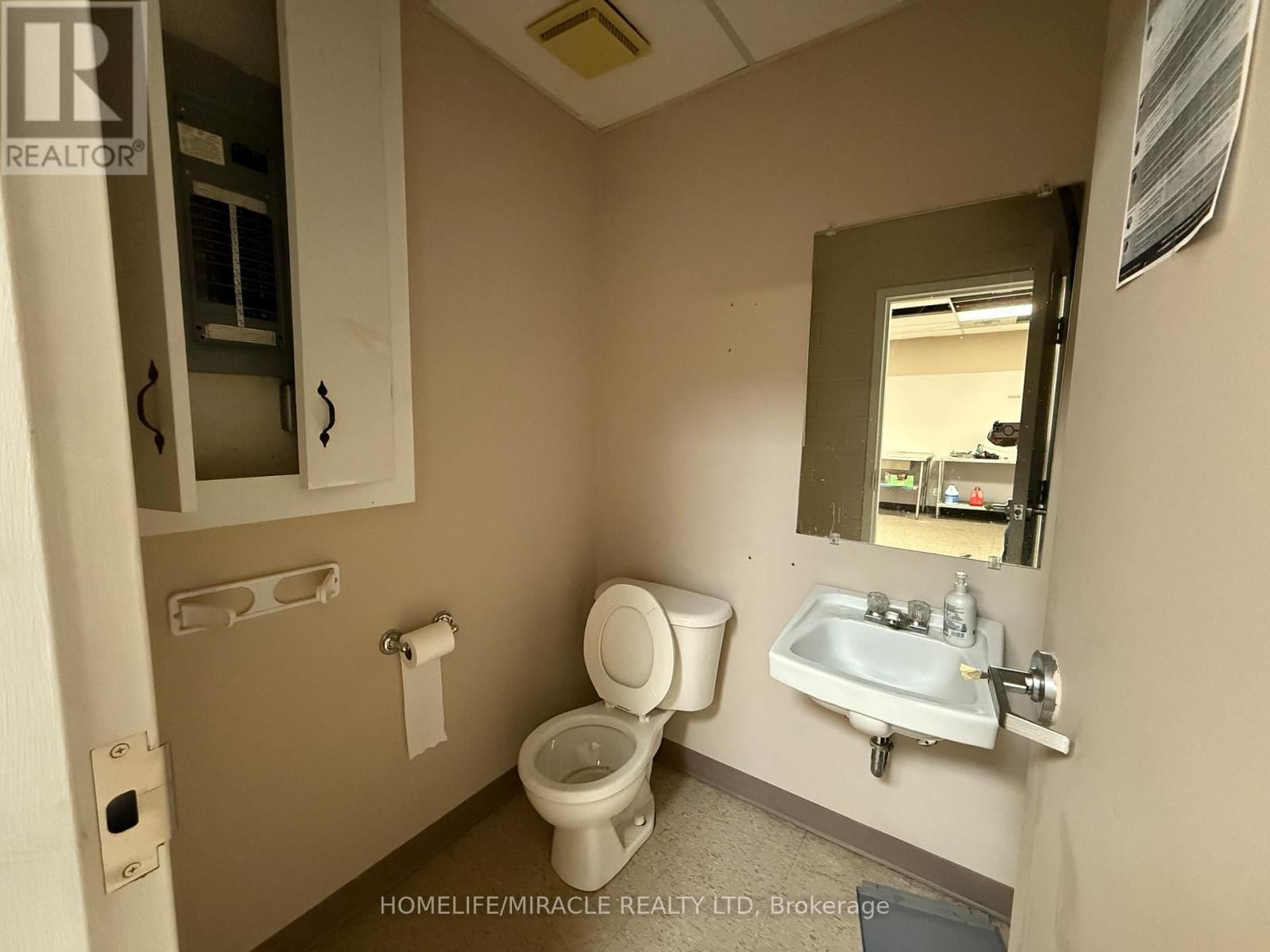 259A DIVISION STREET Image 21