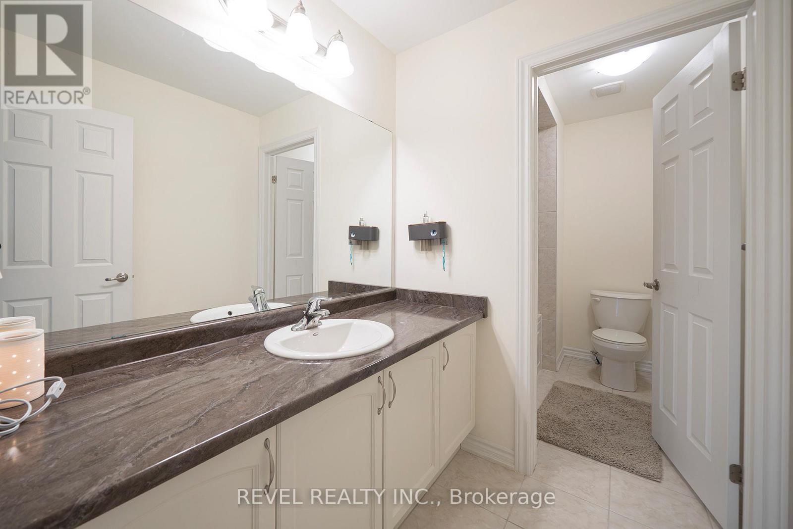 90 HITCHMAN STREET Image 23