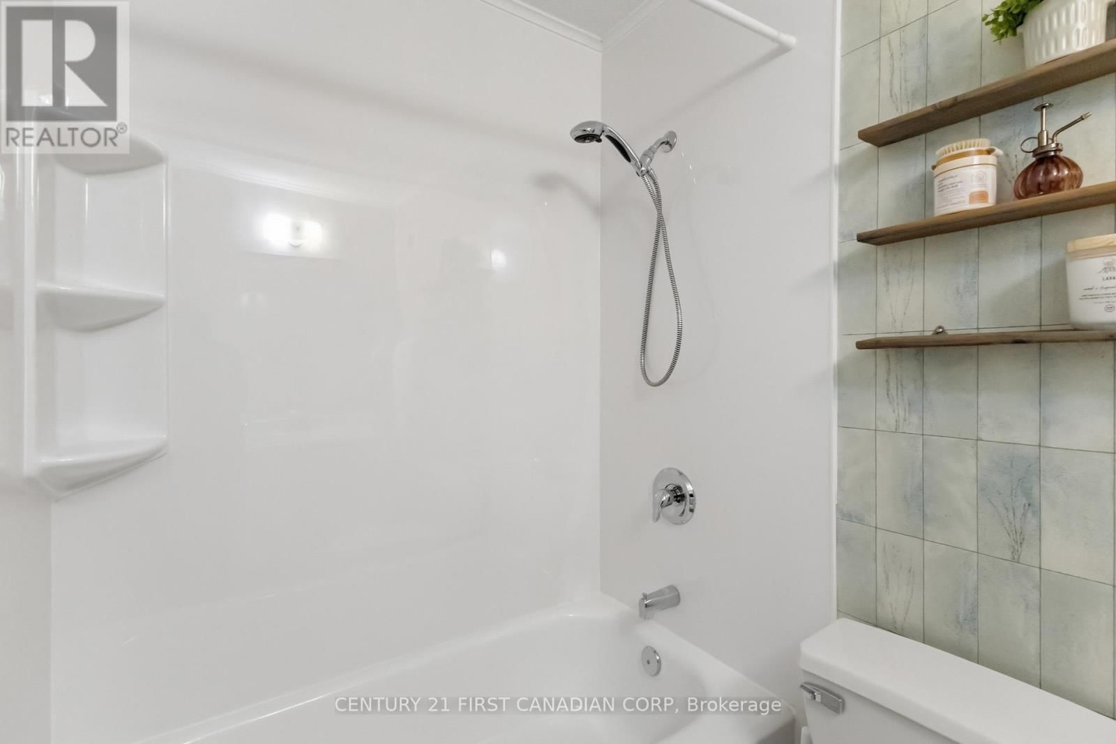 731 WILKINS STREET Image 36