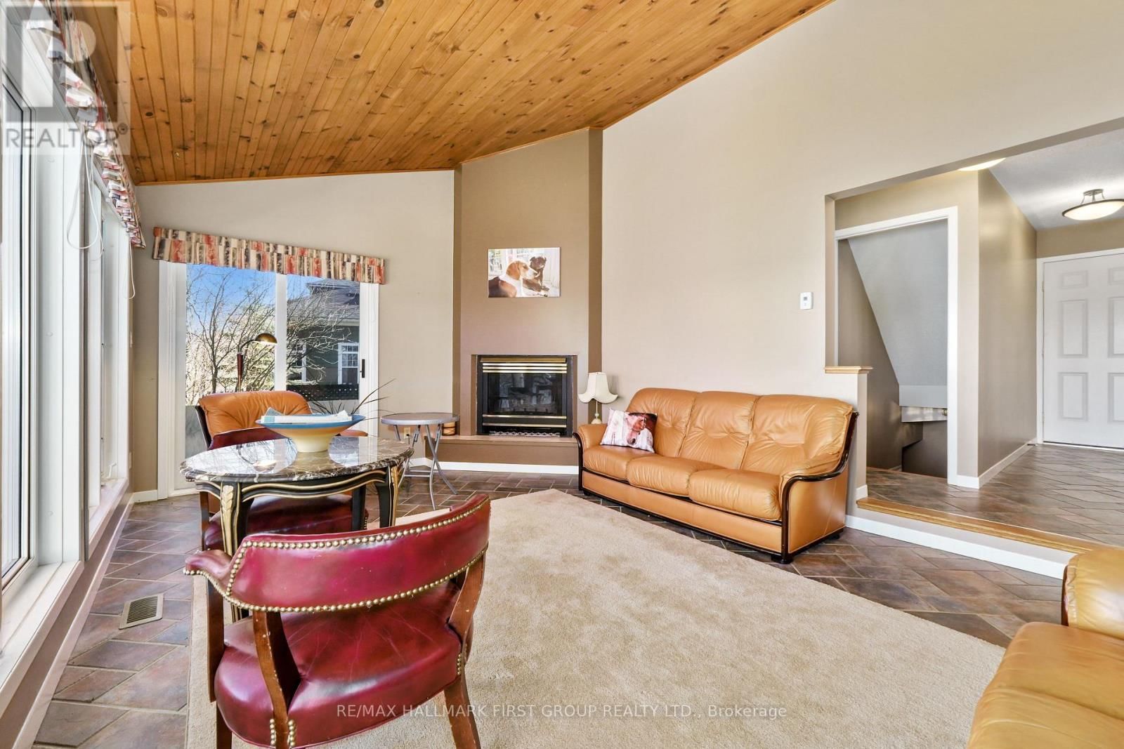 6 - 5374 CLOSE POINT ROAD Image 10