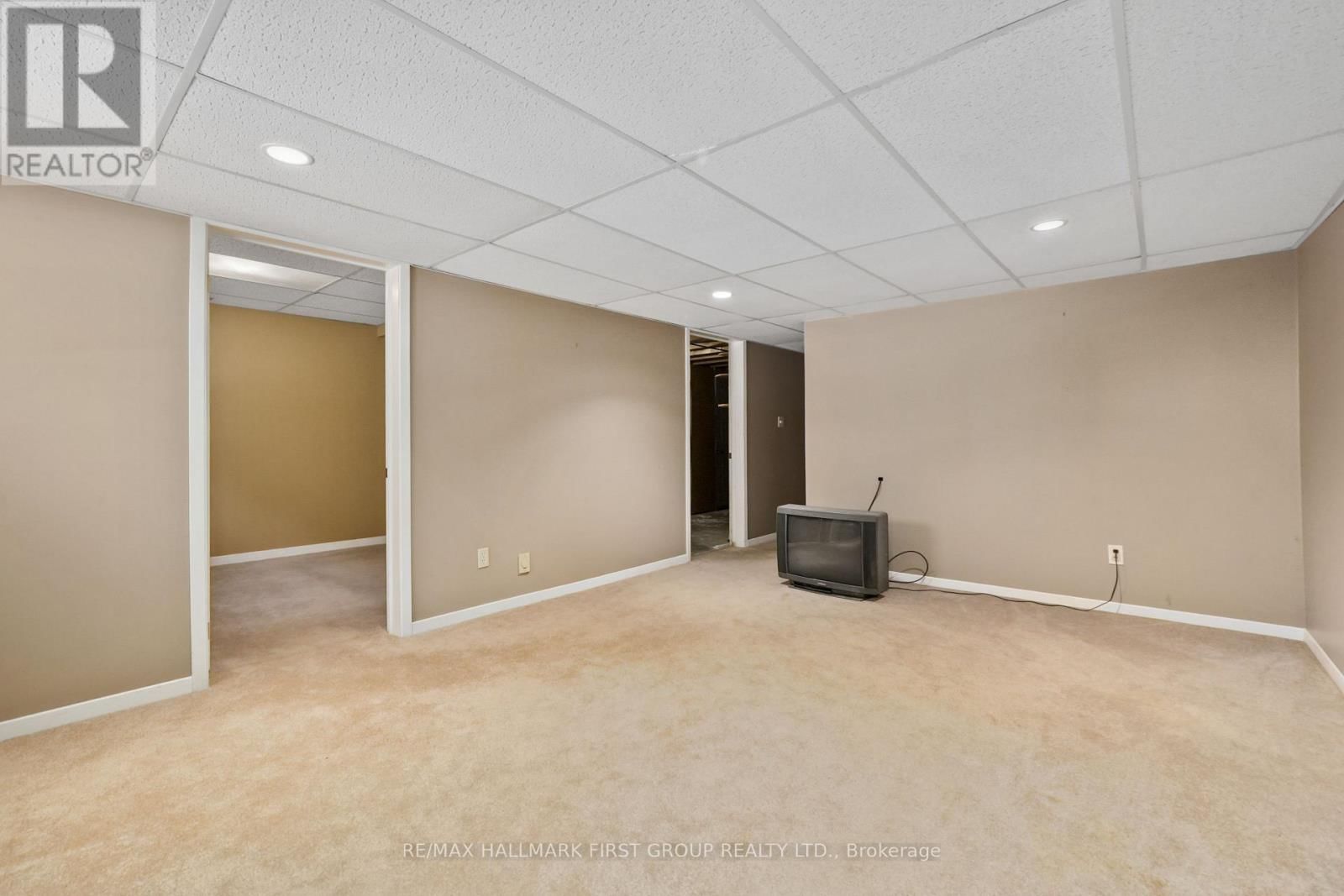 6 - 5374 CLOSE POINT ROAD Image 28