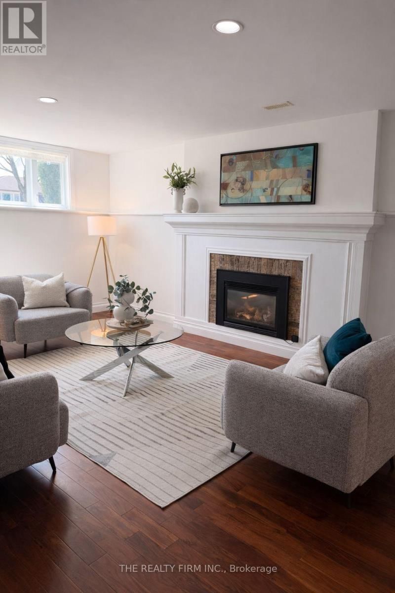 827 CLASSIC DRIVE Image 14