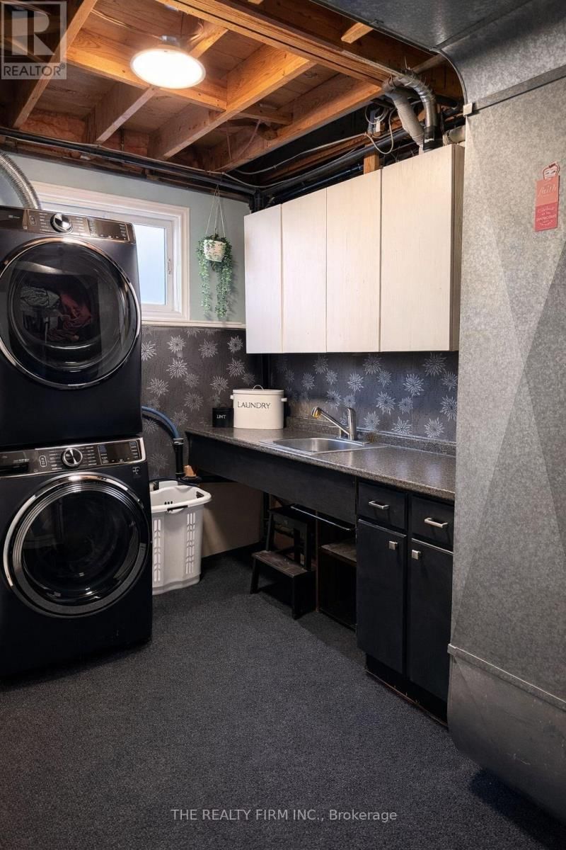 827 CLASSIC DRIVE Image 19