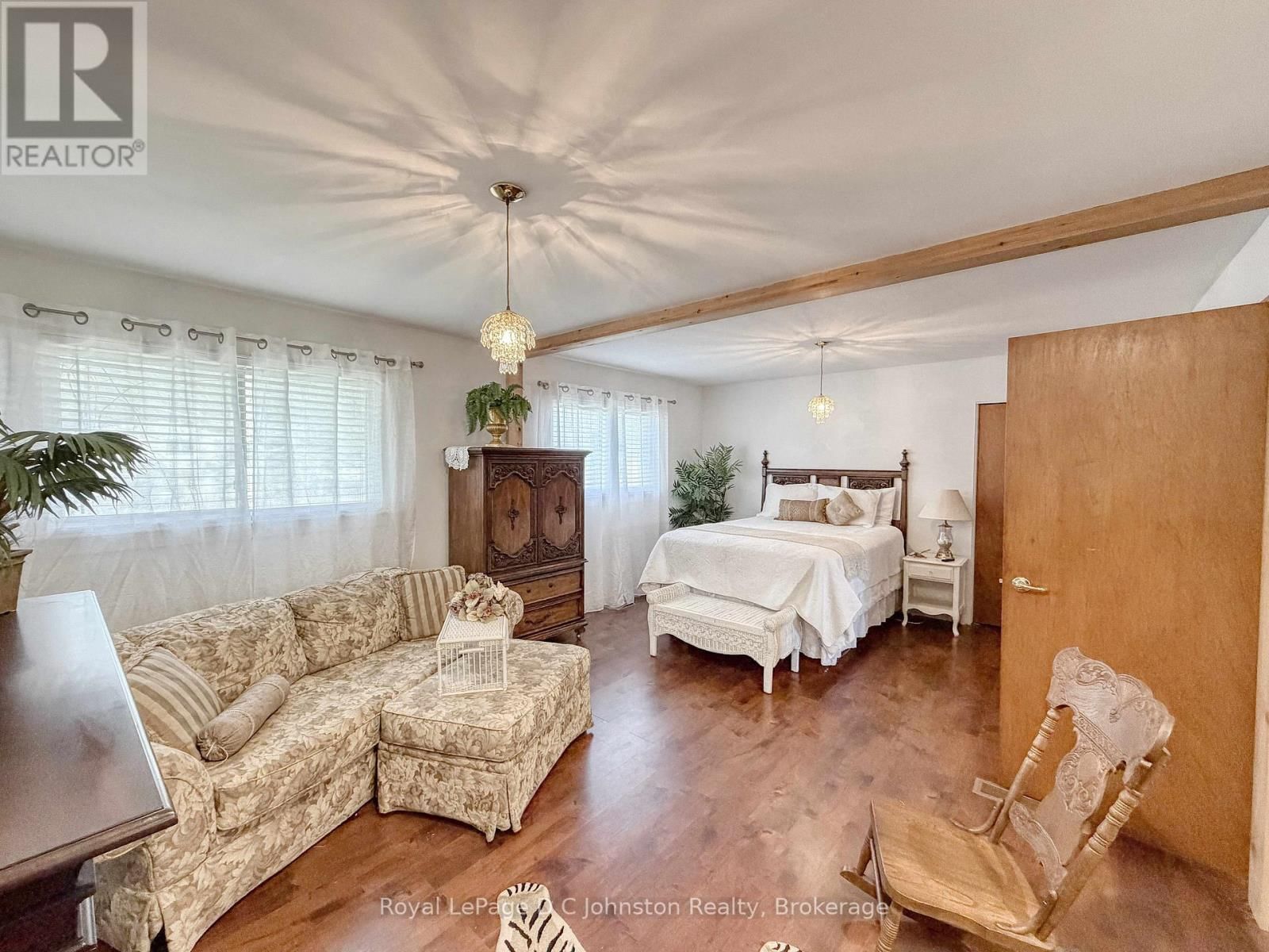 121 EDWARD STREET Image 16