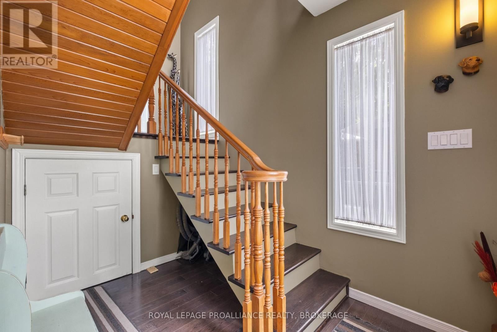 1020 LARK LANE Image 10