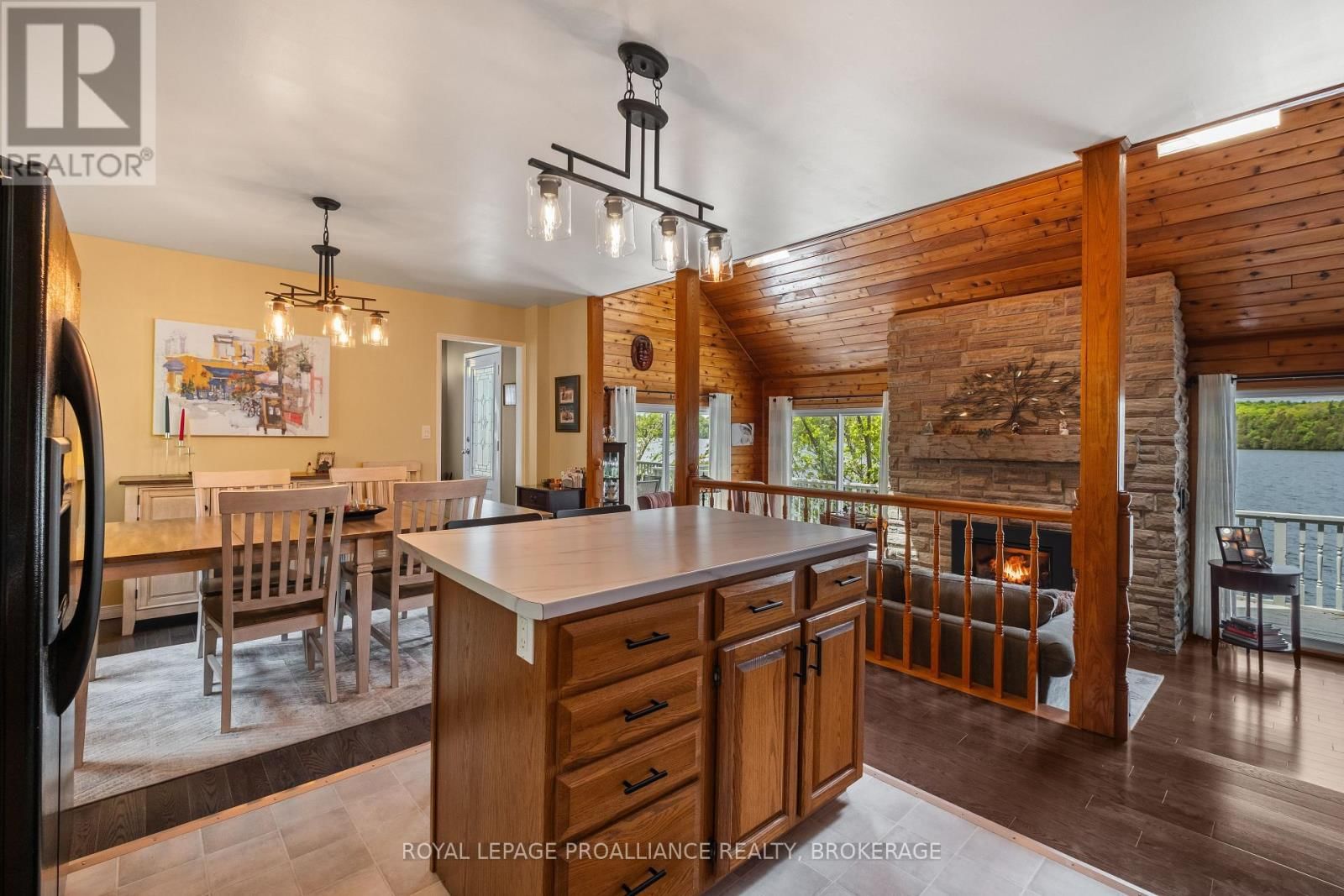 1020 LARK LANE Image 16