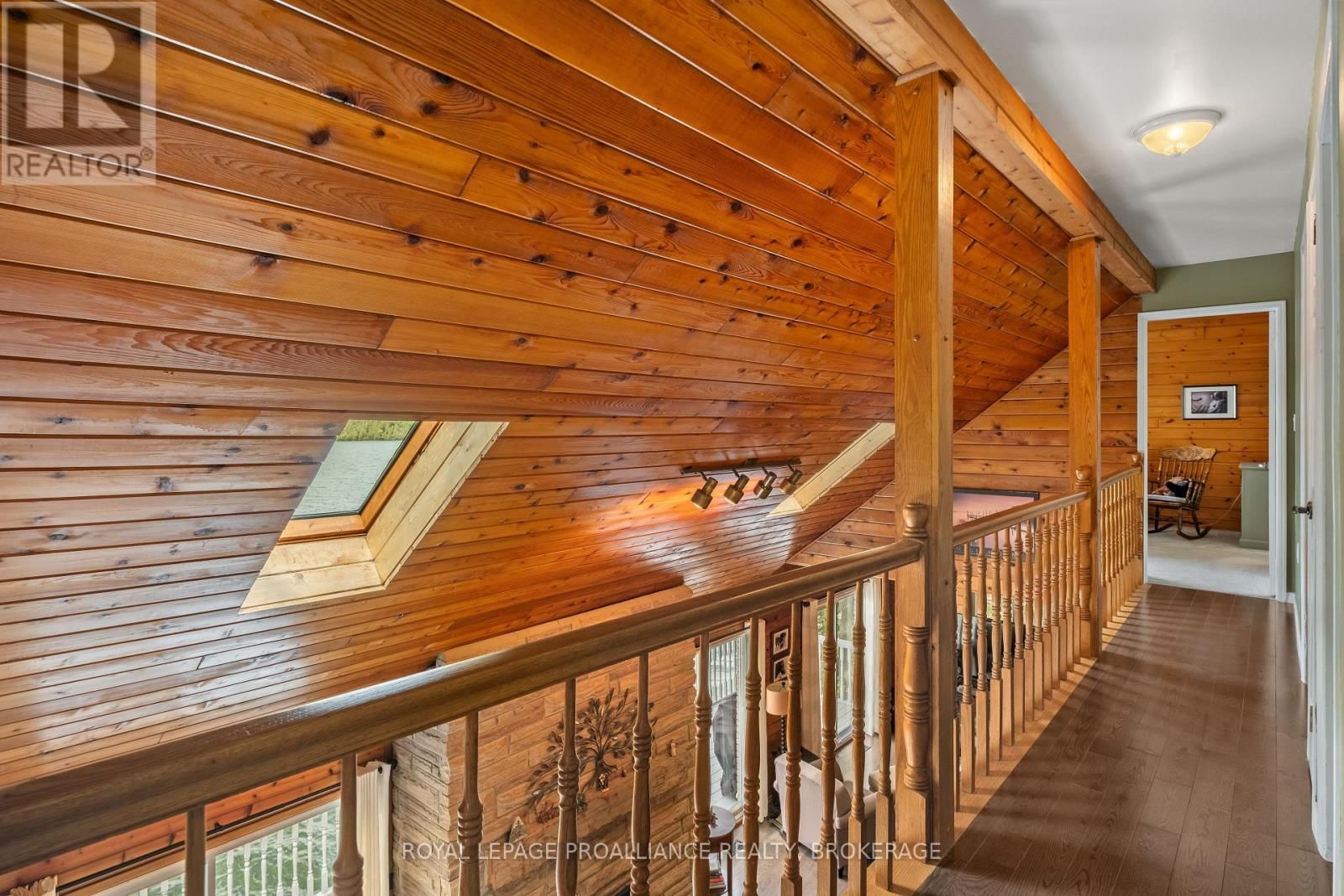 1020 LARK LANE Image 36