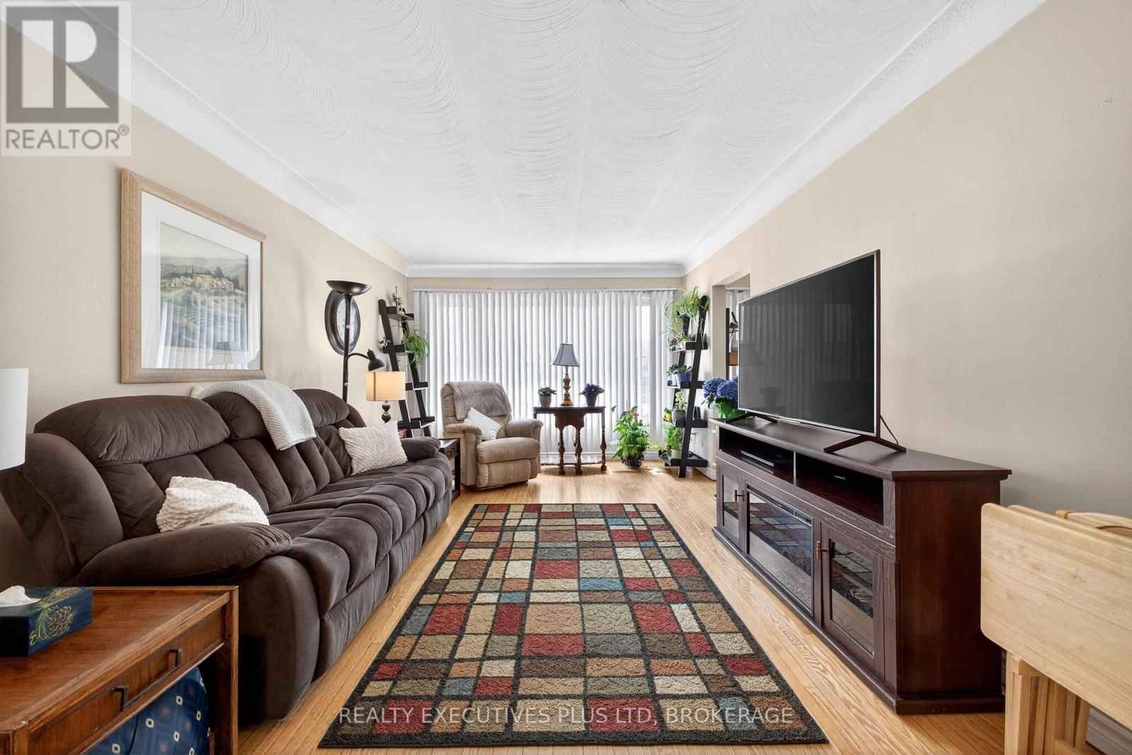 6465 WENDY DRIVE Image 12