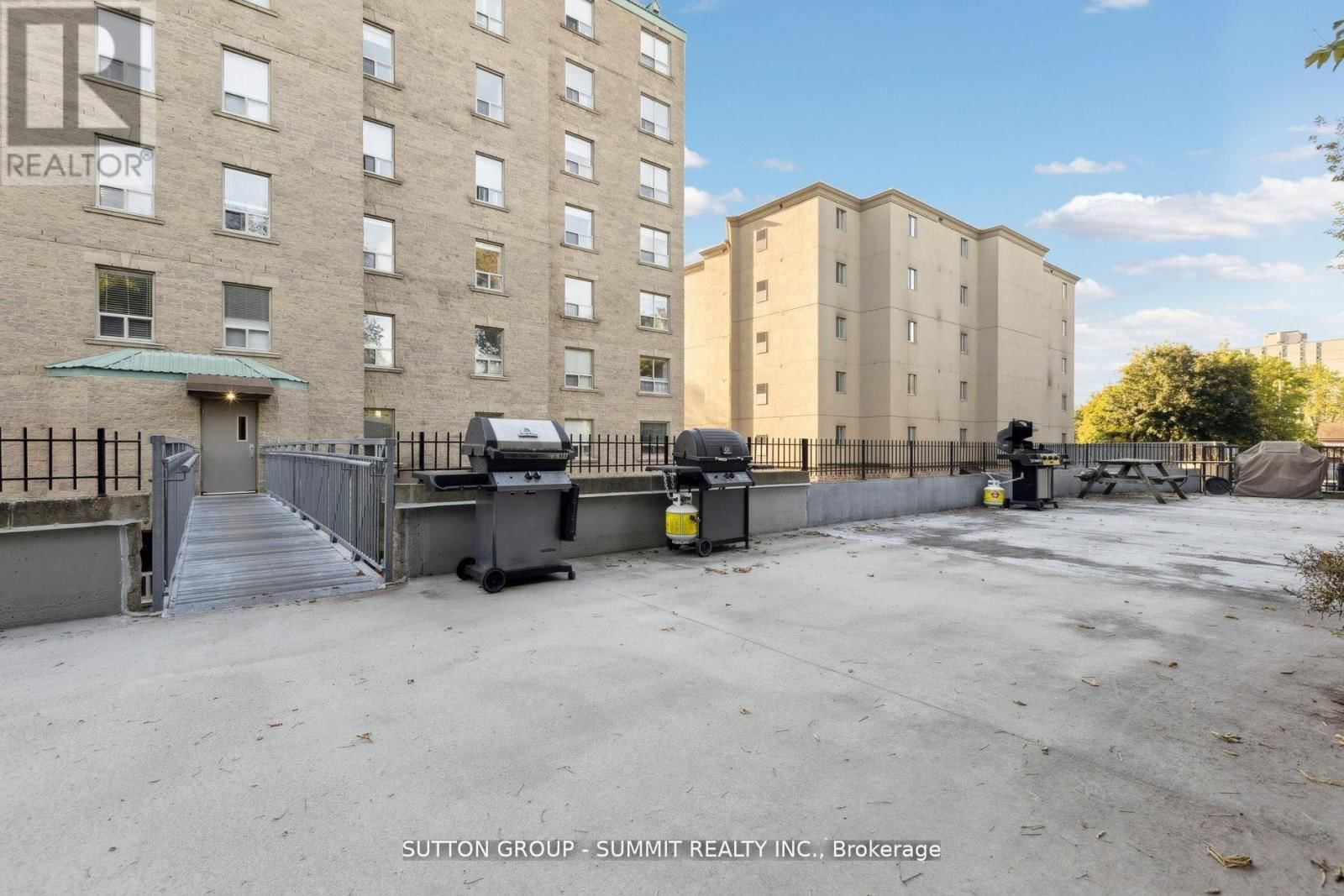 401 - 281 BRISTOL STREET Image 34