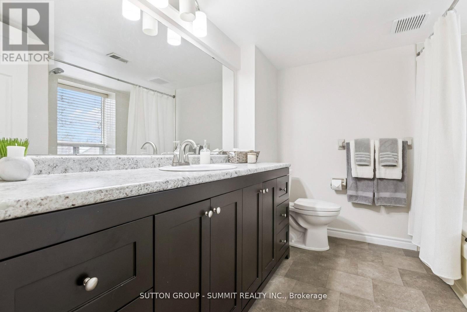 401 - 281 BRISTOL STREET Image 9