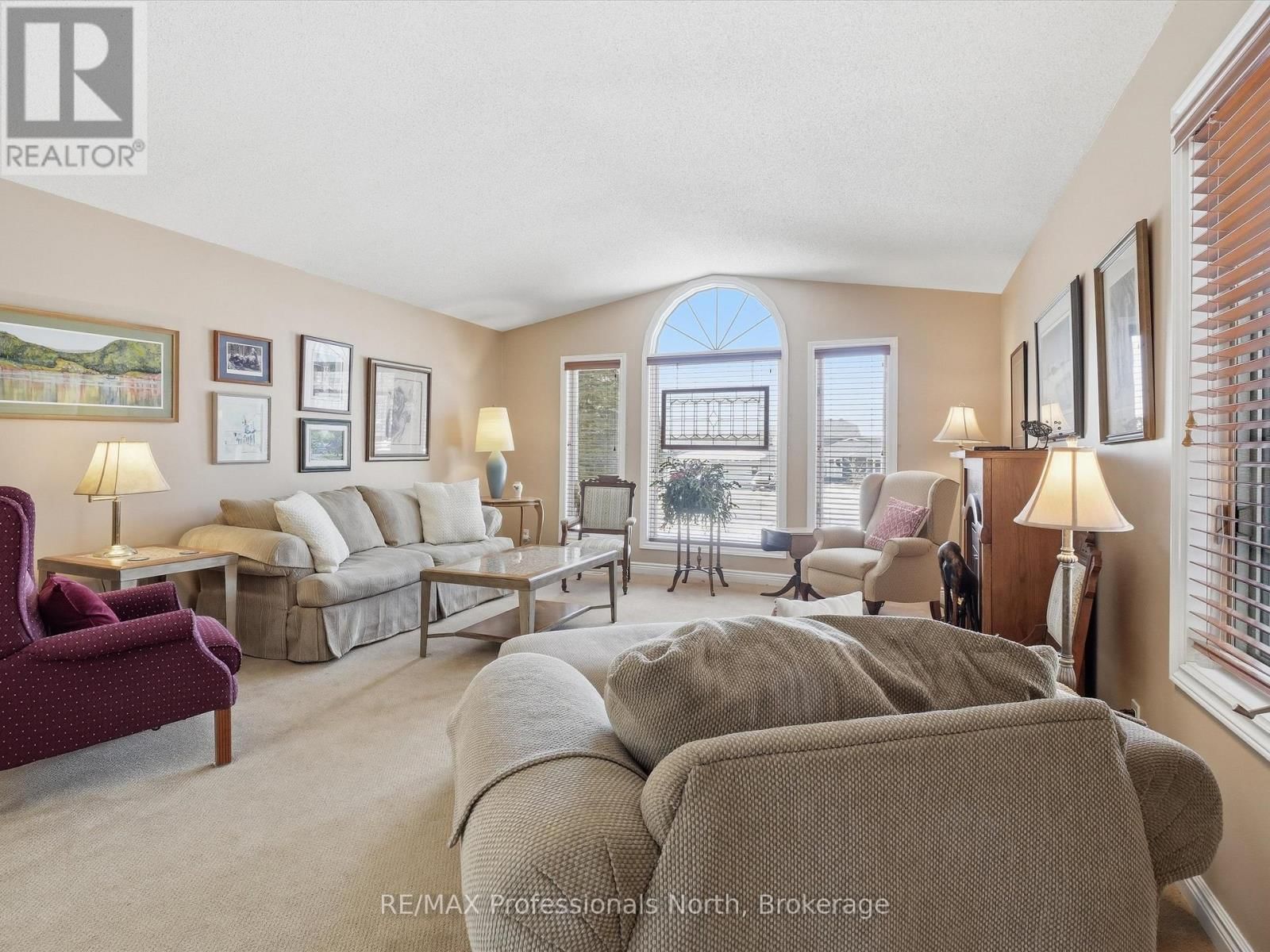 31 THE GRANITE BLUFF Image 7