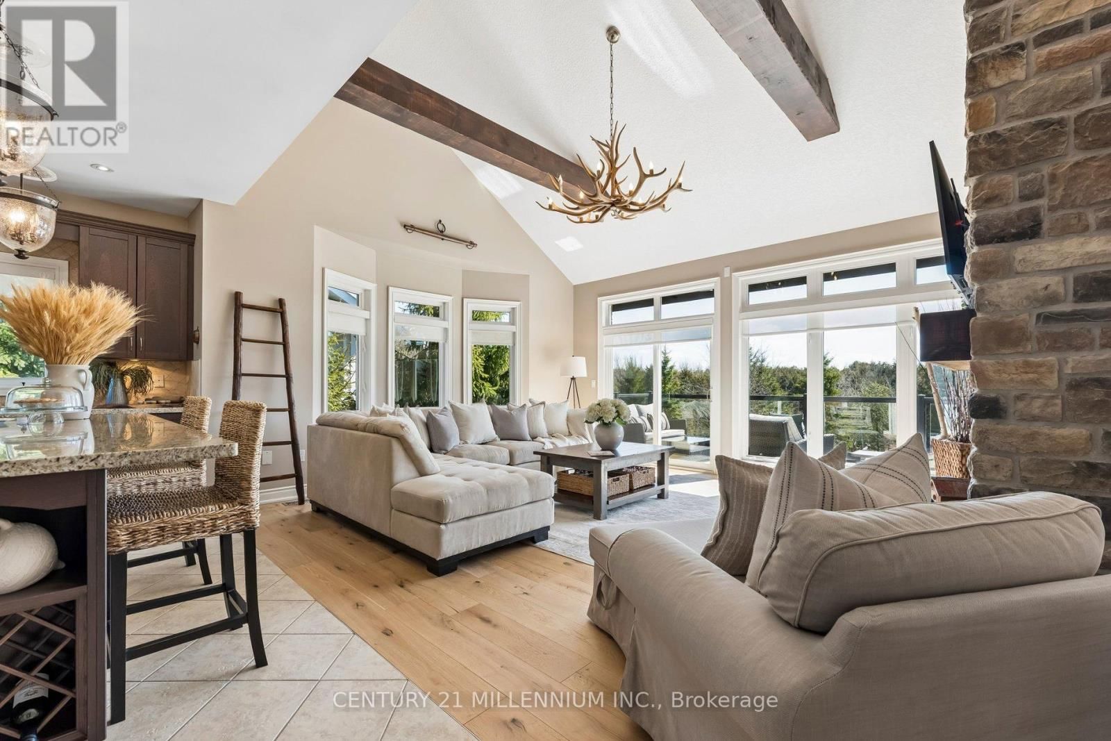 123 - 200 KINGFISHER DRIVE Image 11