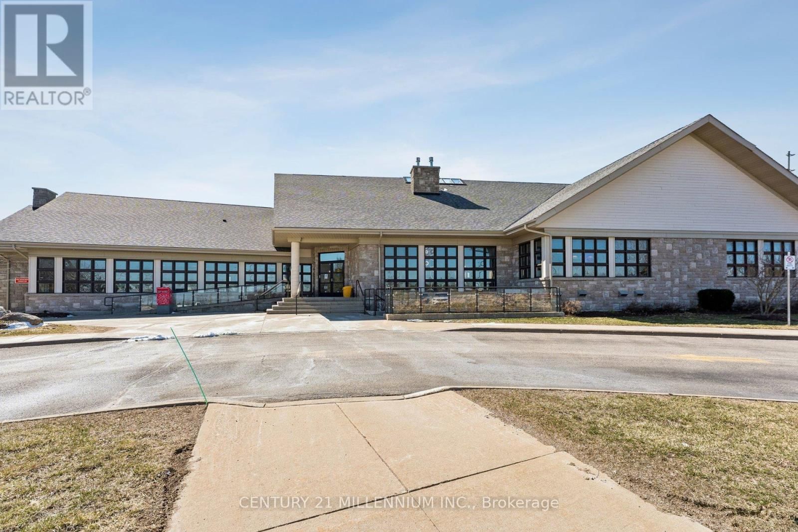 123 - 200 KINGFISHER DRIVE Image 42