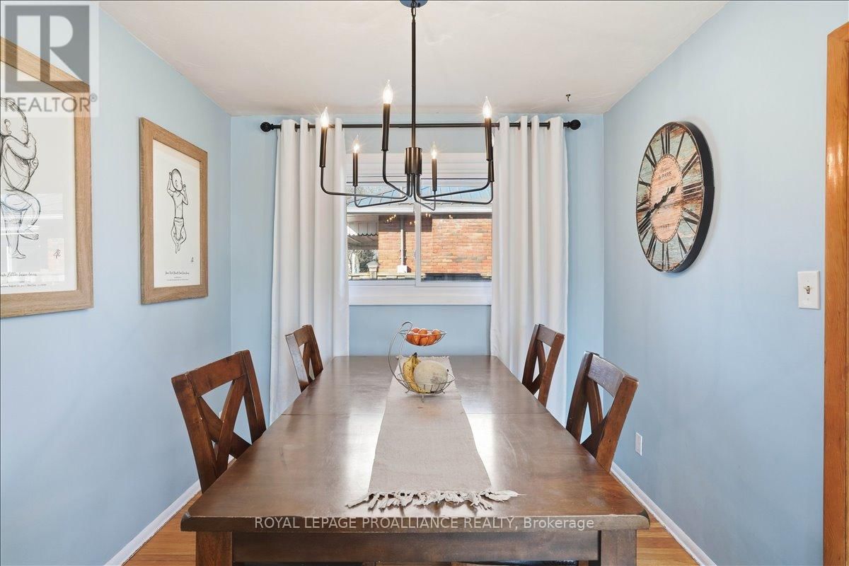 24 MELROSE CRESCENT Image 12