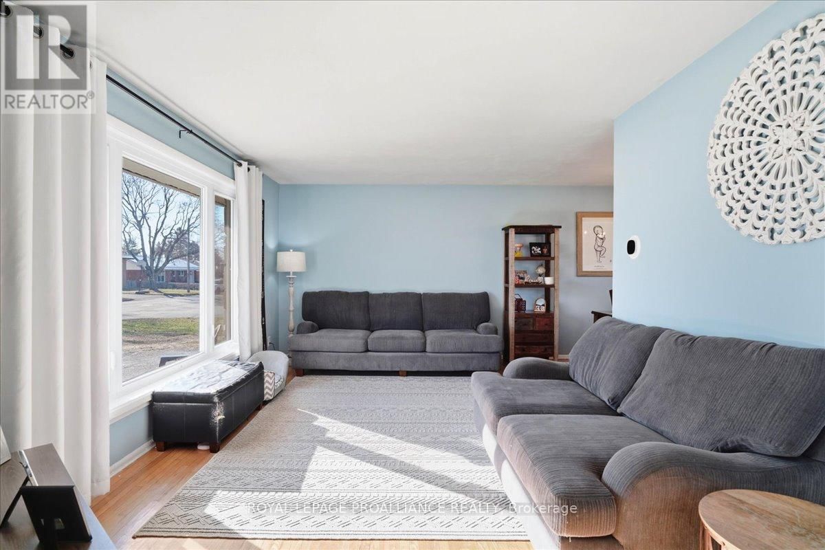 24 MELROSE CRESCENT Image 13