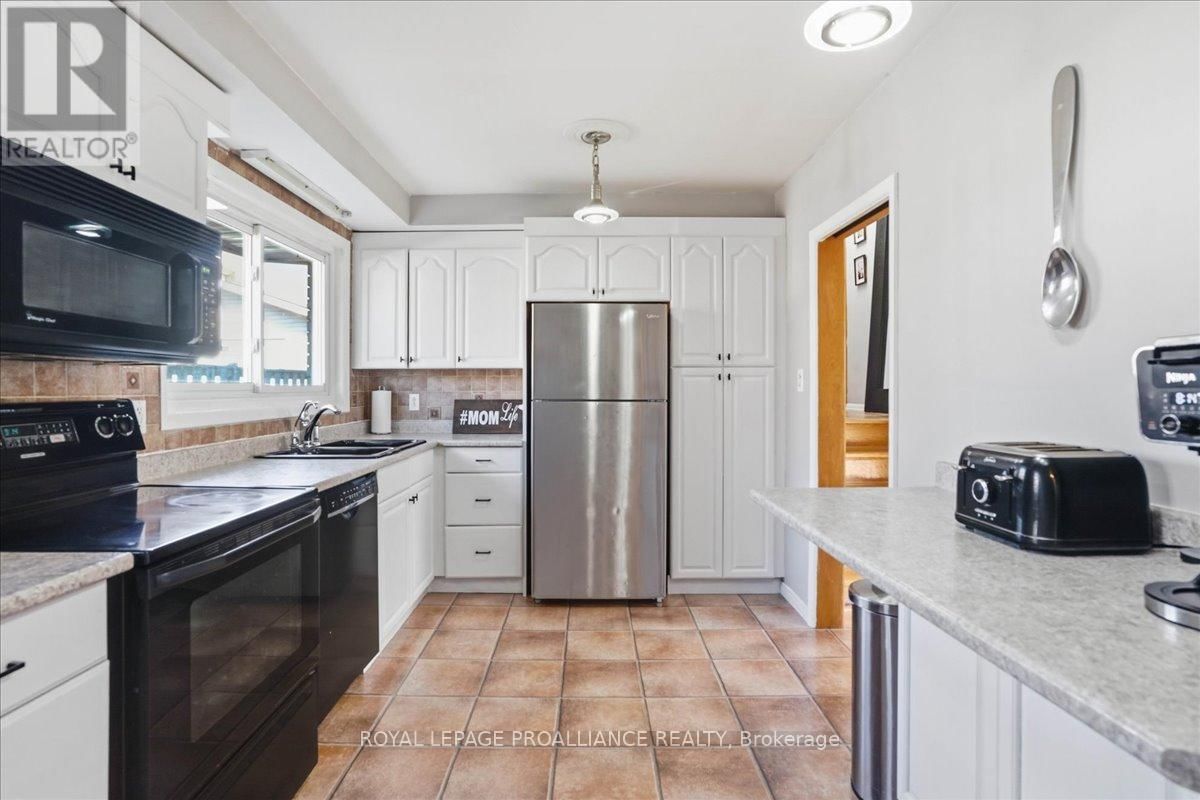 24 MELROSE CRESCENT Image 16