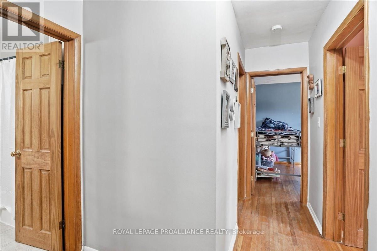 24 MELROSE CRESCENT Image 17