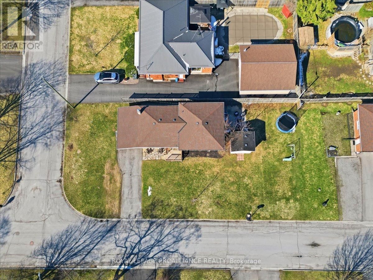 24 MELROSE CRESCENT Image 30