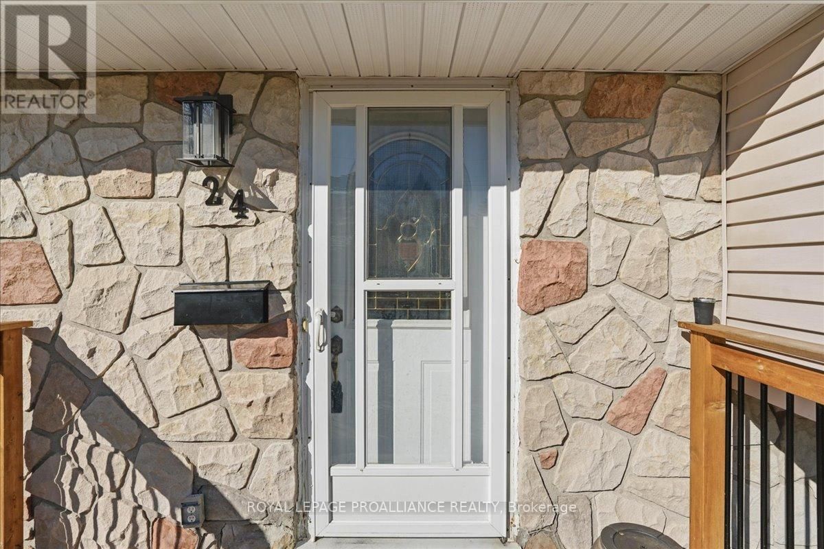 24 MELROSE CRESCENT Image 6