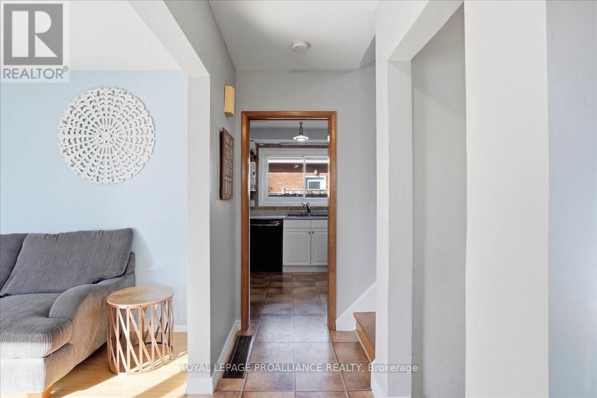 24 MELROSE CRESCENT Image 8