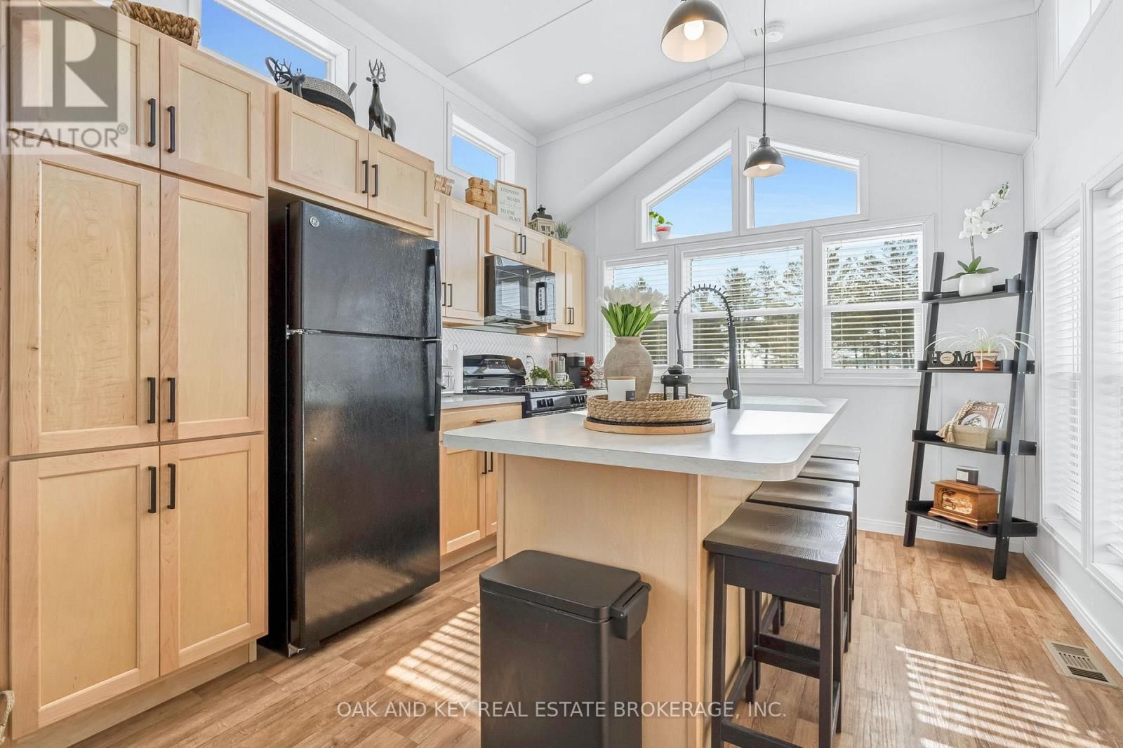 203 - 4838 SWITZER DRIVE Image 10