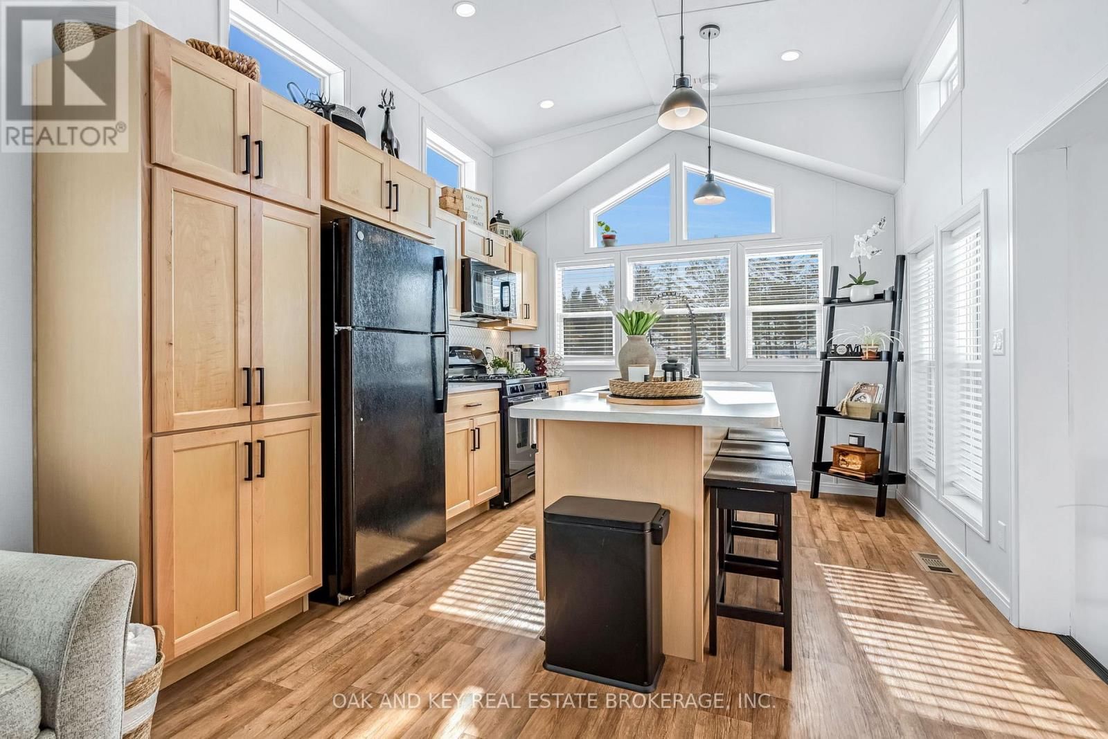 203 - 4838 SWITZER DRIVE Image 12