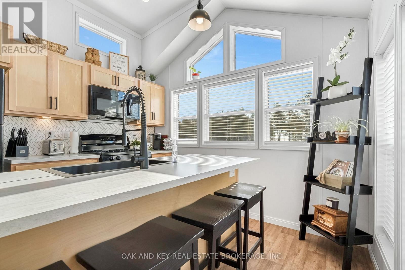 203 - 4838 SWITZER DRIVE Image 19