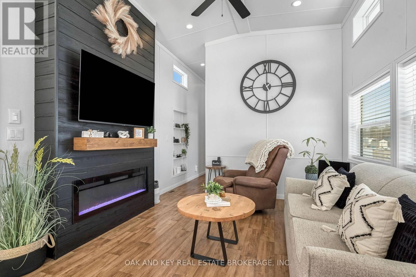 203 - 4838 SWITZER DRIVE Image 21