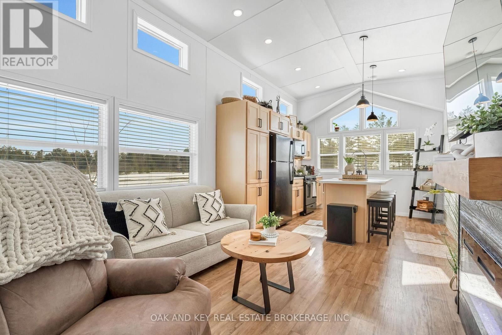 203 - 4838 SWITZER DRIVE Image 22