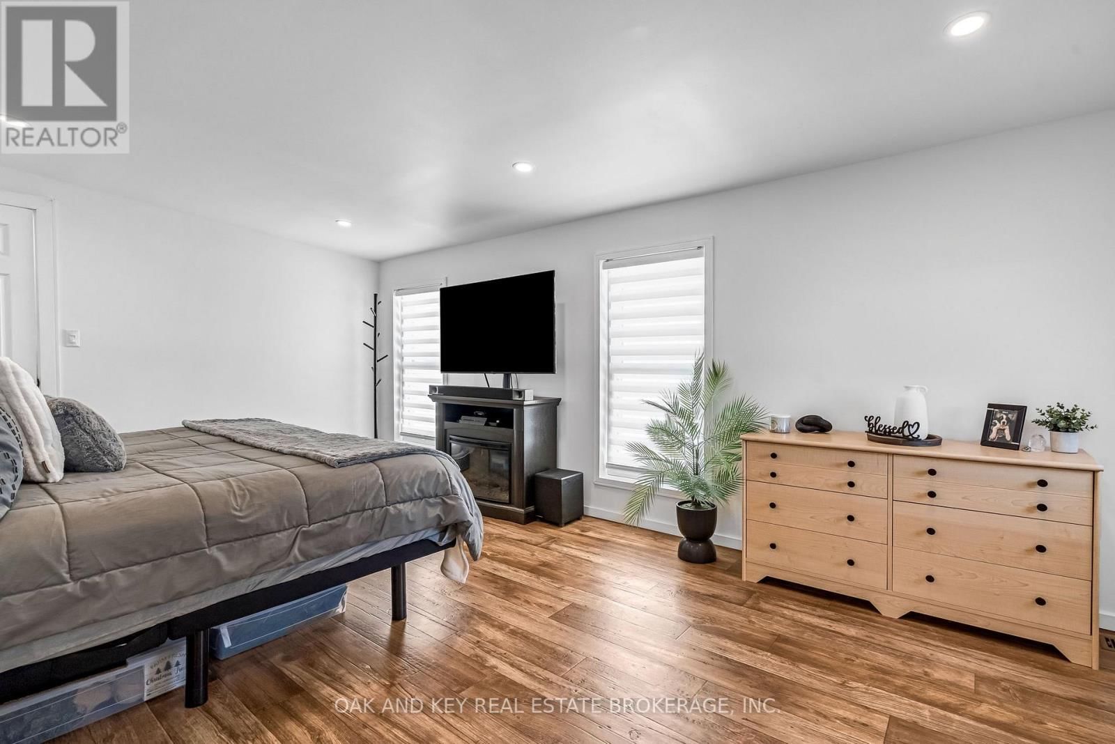 203 - 4838 SWITZER DRIVE Image 25