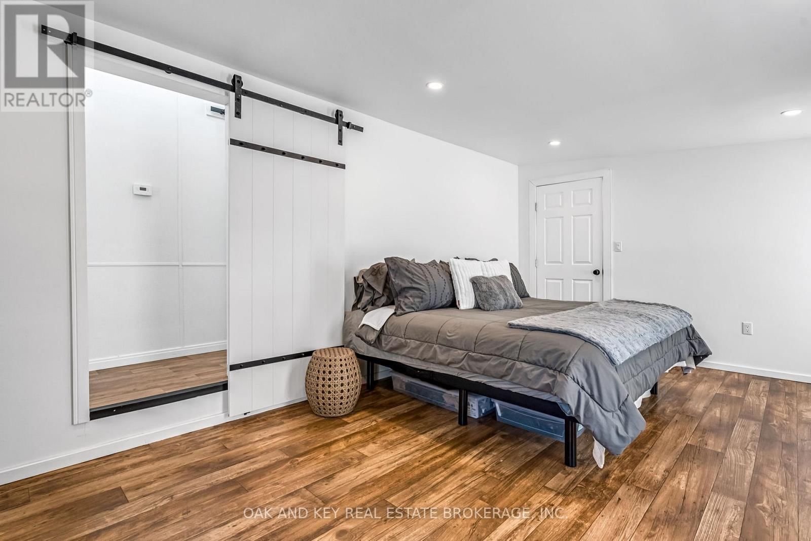 203 - 4838 SWITZER DRIVE Image 27